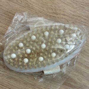 Beige Handheld Body Massage Brush
